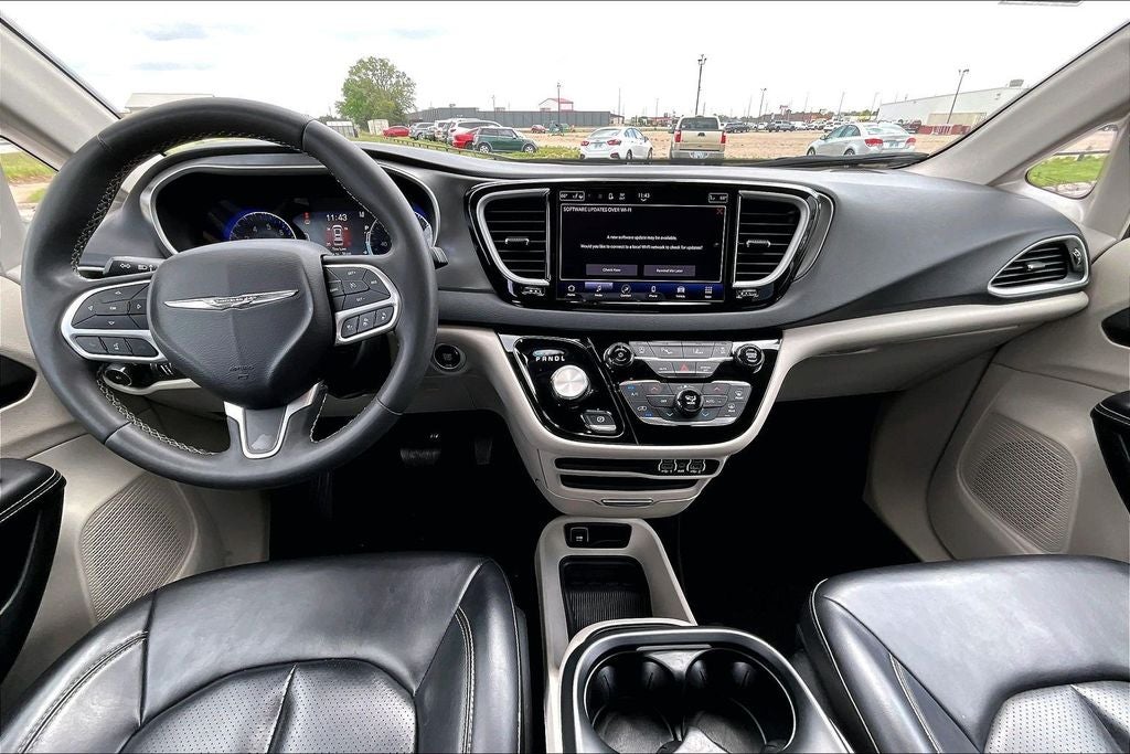 2023 Chrysler Pacifica Touring L