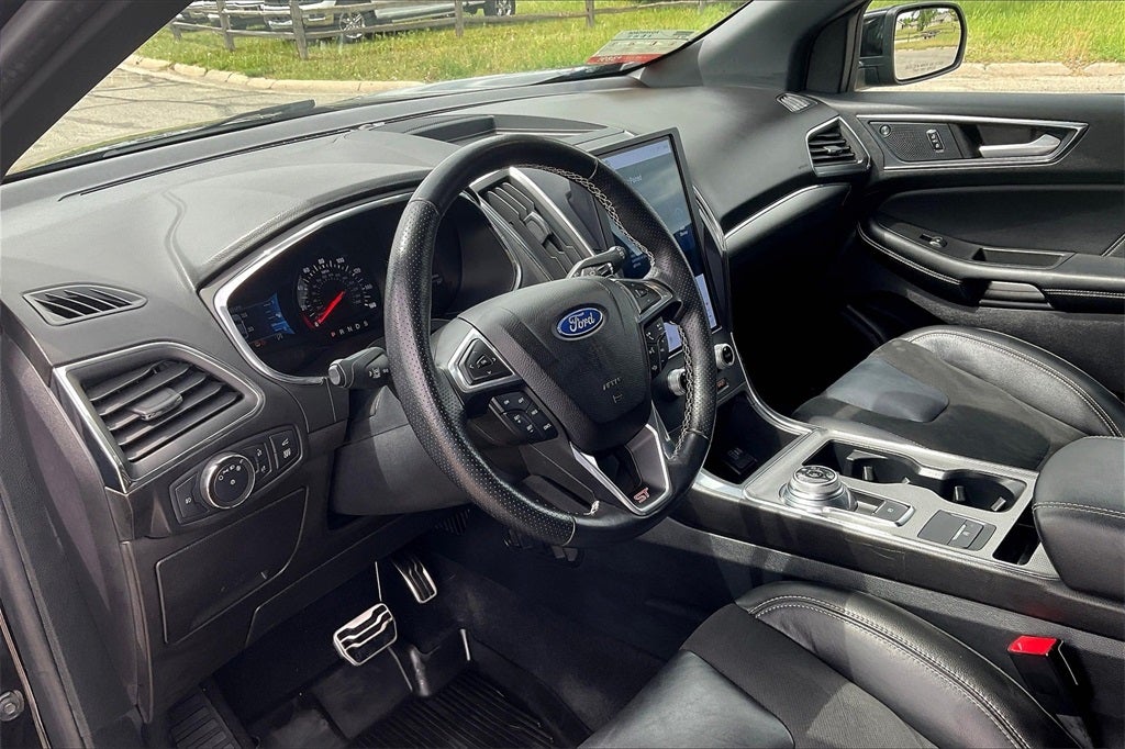 2021 Ford Edge ST
