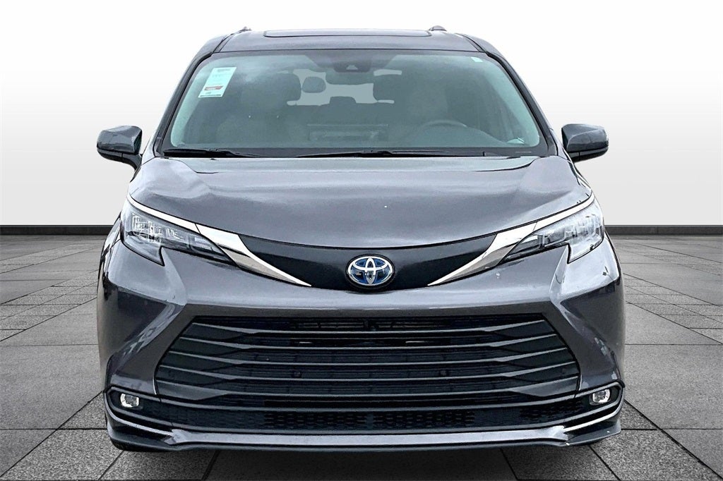 2025 Toyota Sienna XLE 7 Passenger