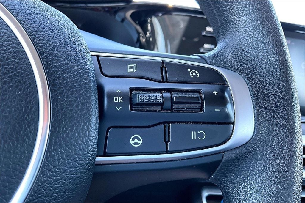 2022 Kia K5 LXS