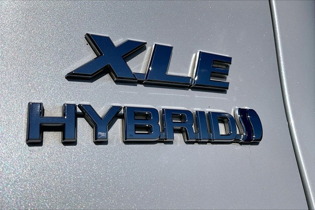 2023 Toyota RAV4 Hybrid XLE Premium