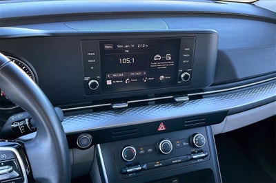 2024 Kia Carnival LX