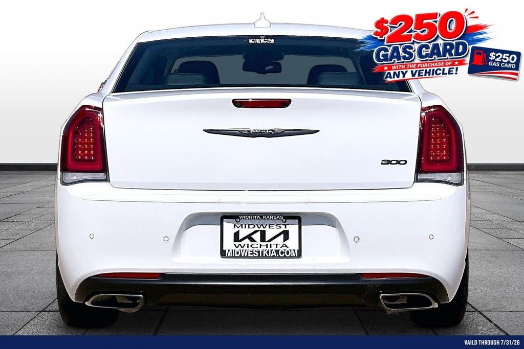2022 Chrysler 300 Touring