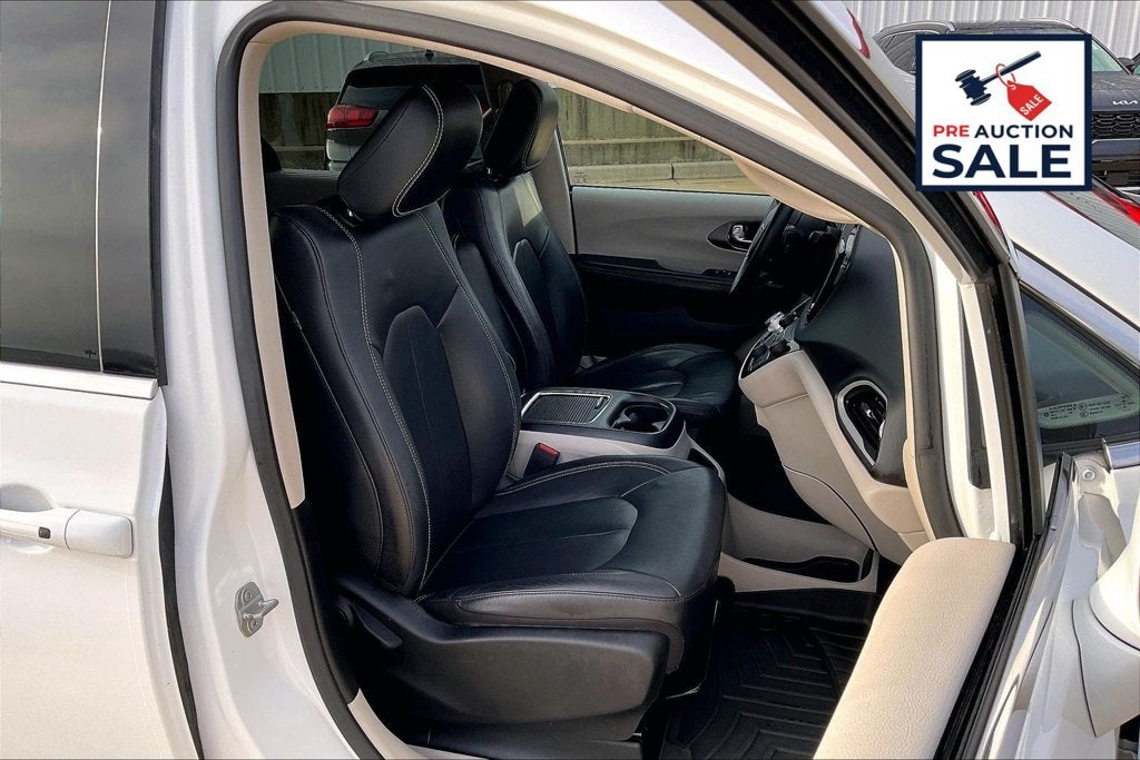 2022 Chrysler Pacifica Touring L