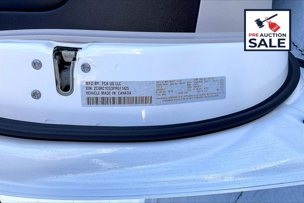 2023 Chrysler Voyager LX