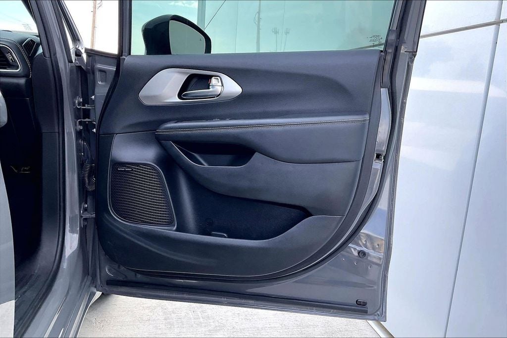 2022 Chrysler Pacifica Hybrid Limited