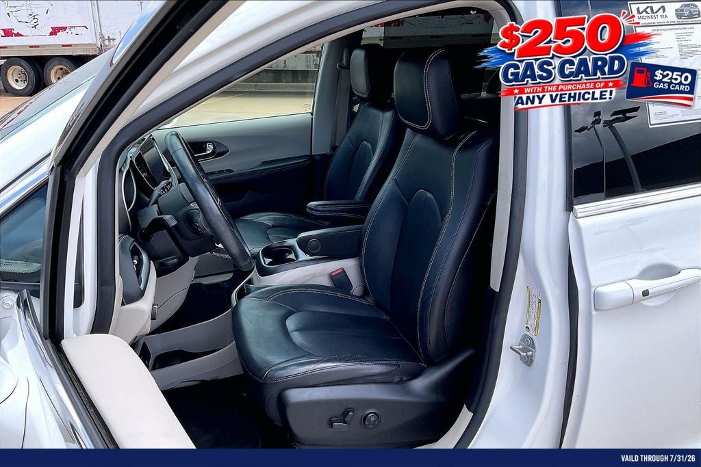 2022 Chrysler Pacifica Touring L