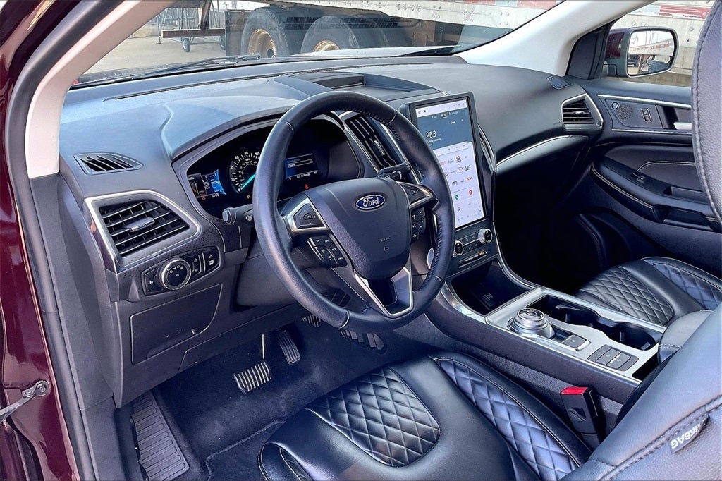 2024 Ford Edge Titanium