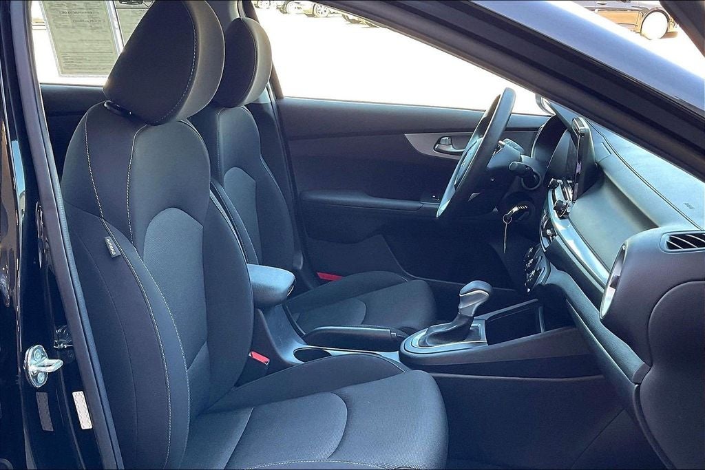 2023 Kia Forte LX