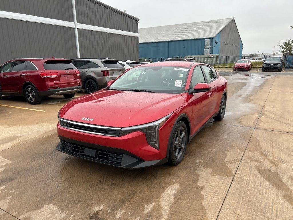 2025 Kia K4 LXS AT's photo
