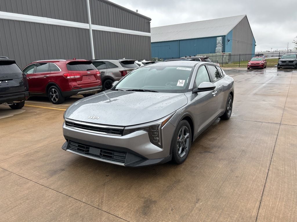 2025 Kia K4 EX AT's photo
