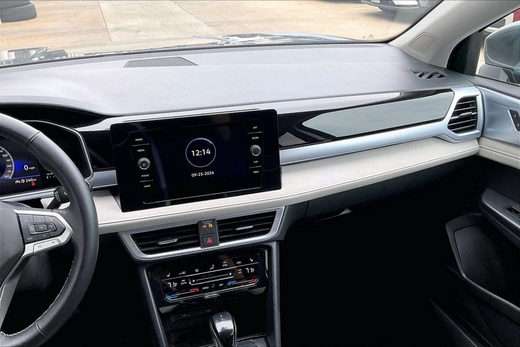 2025 Volkswagen Taos 1.5T SE