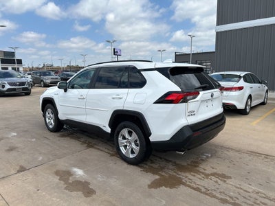 2021 Toyota RAV4 Hybrid XLE