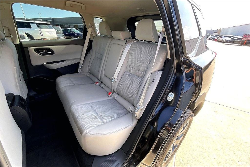 2025 Nissan Rogue SV