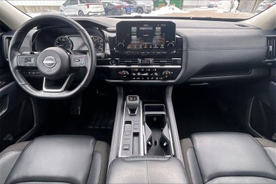 2025 Nissan Pathfinder SL