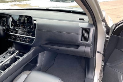 2025 Nissan Pathfinder SL