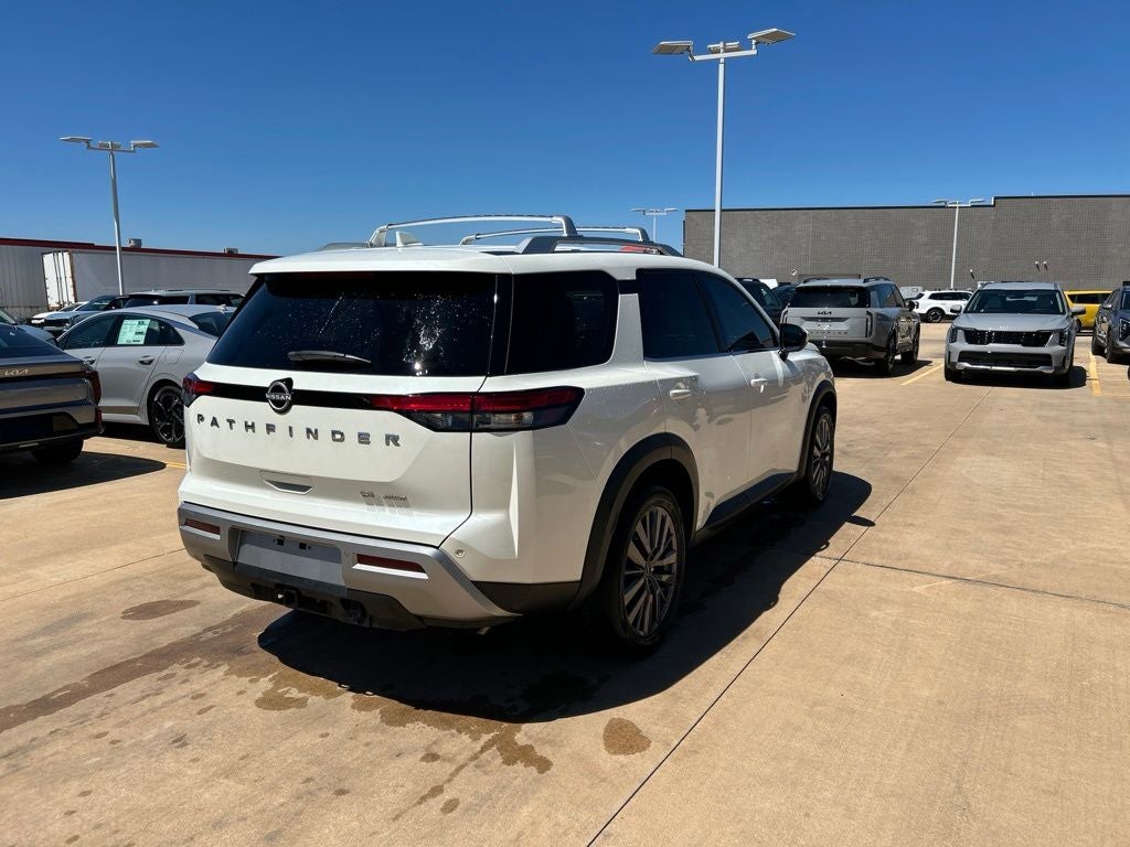 2023 Nissan Pathfinder SL