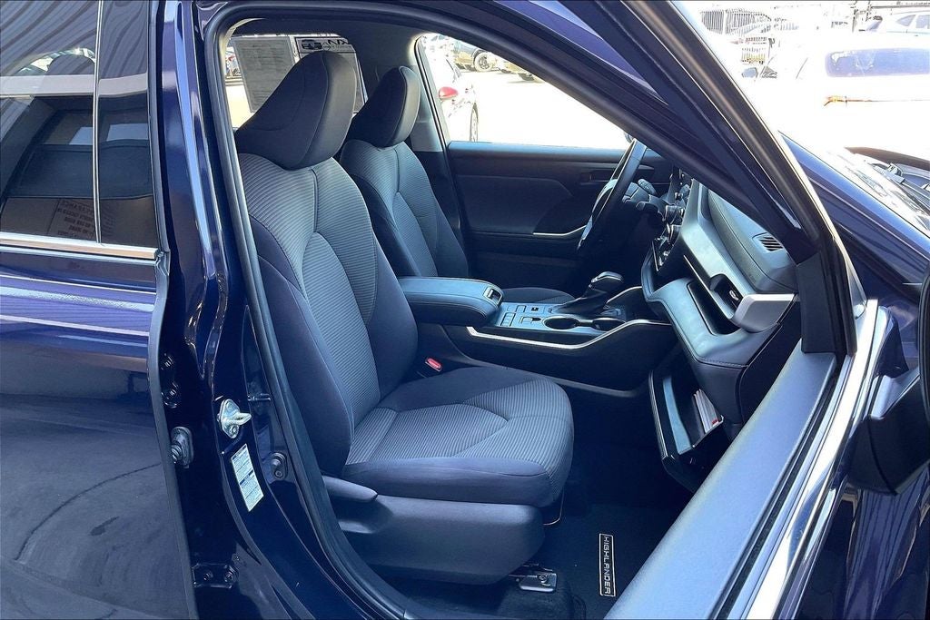 2021 Toyota Highlander LE