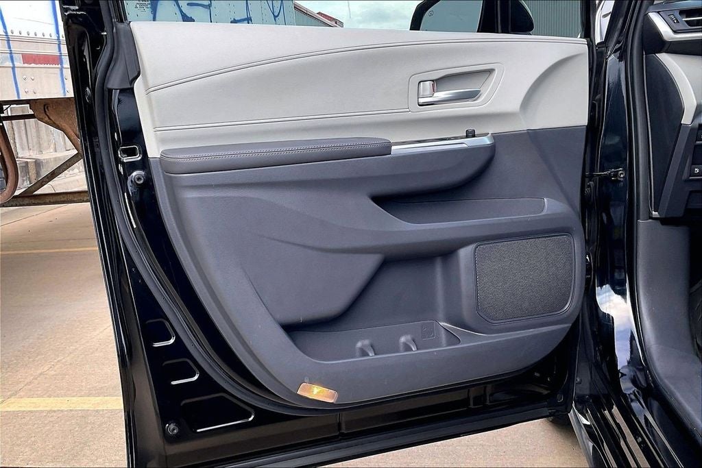 2022 Toyota Sienna XLE 8 Passenger