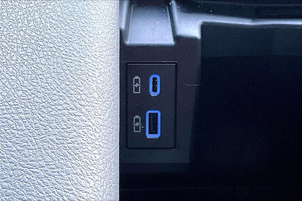 2022 Toyota Sienna XLE 8 Passenger