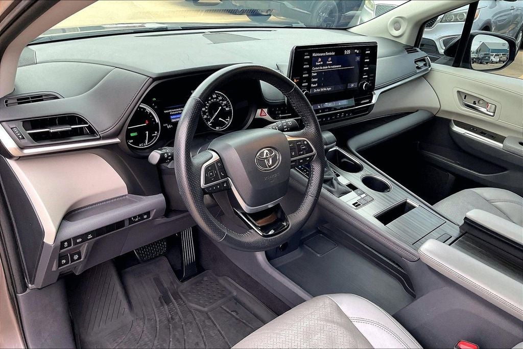 2021 Toyota Sienna Limited 7 Passenger