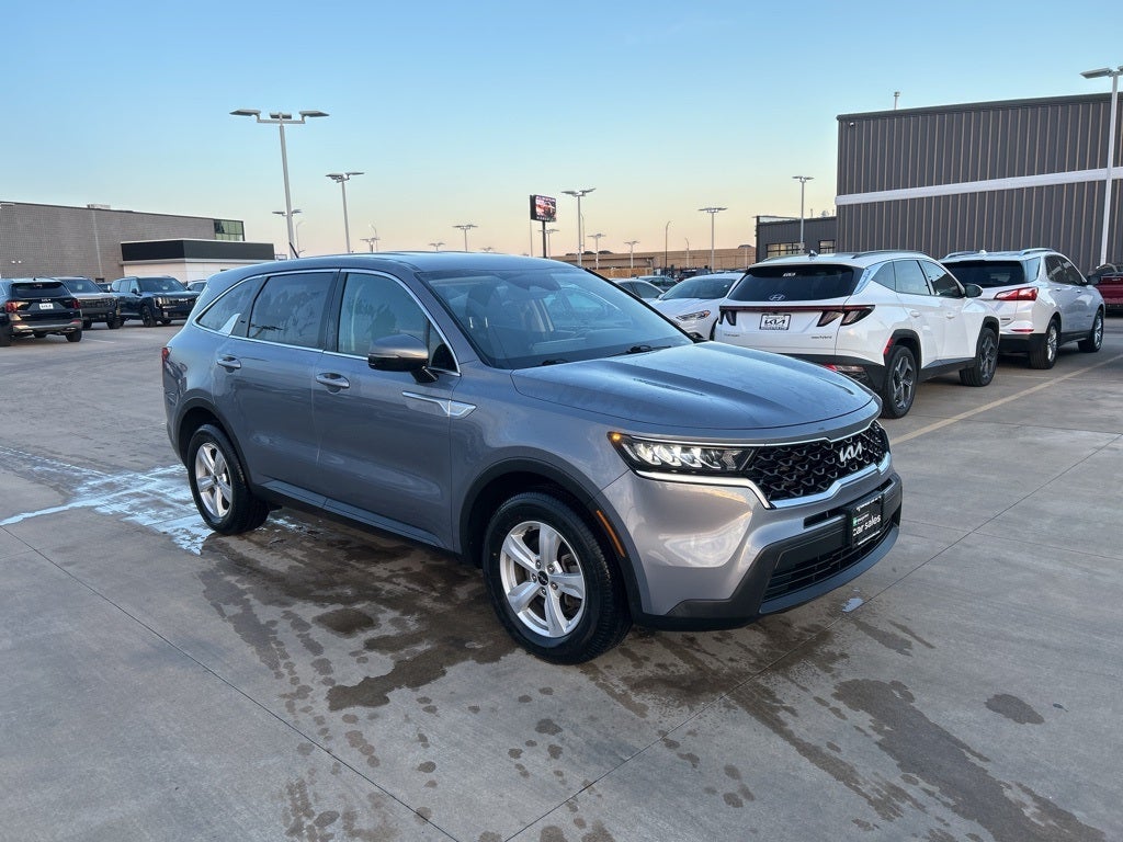 2022 Kia Sorento LX