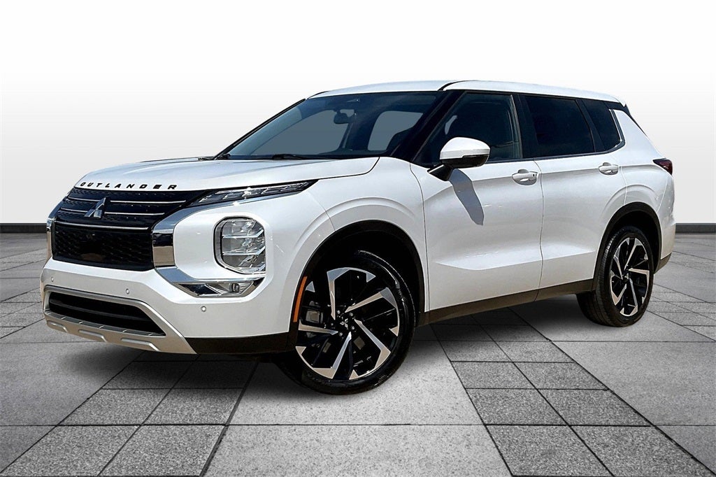 2023 Mitsubishi Outlander SE in Wichita, KS | Wichita Mitsubishi ...