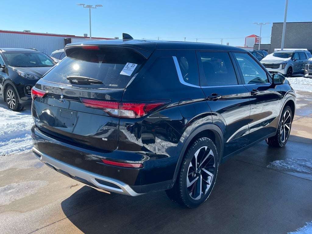 2024 Mitsubishi Outlander SE