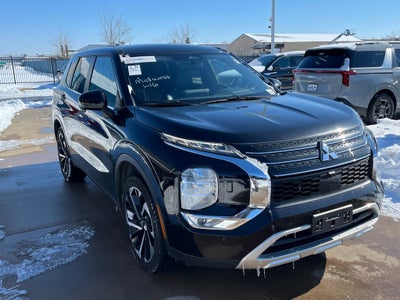 2024 Mitsubishi Outlander SE