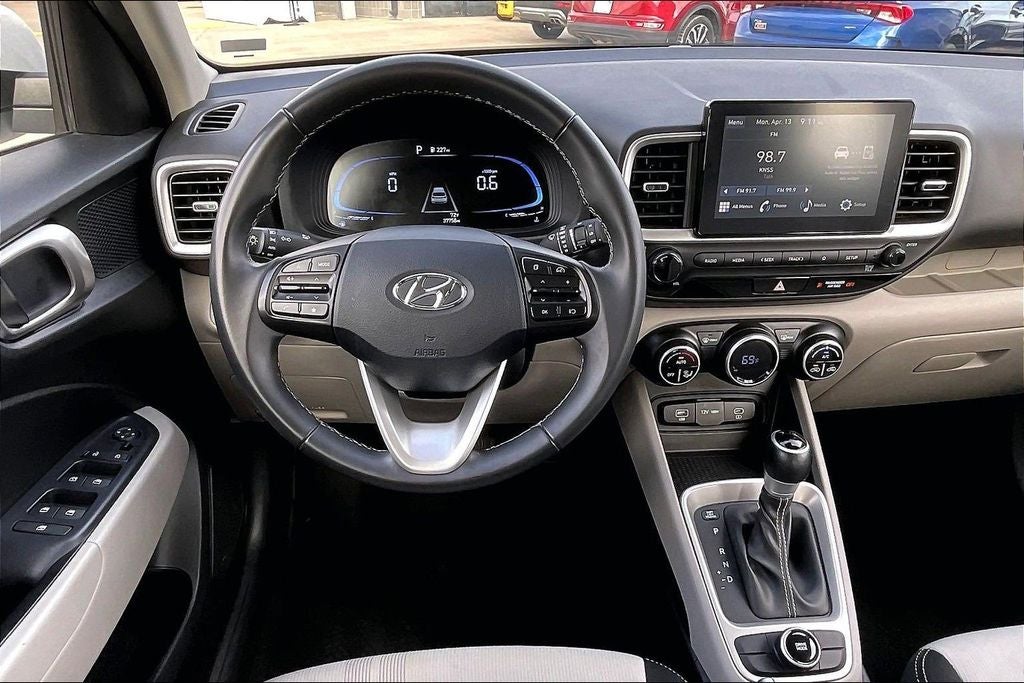 2025 Hyundai Venue SEL