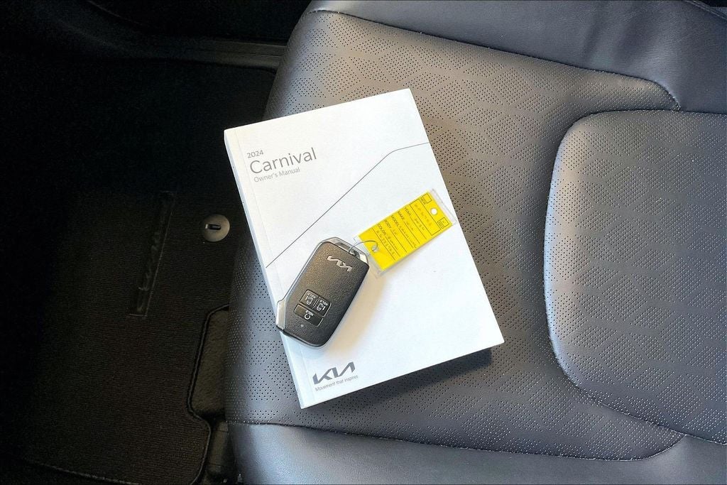 2024 Kia Carnival LX