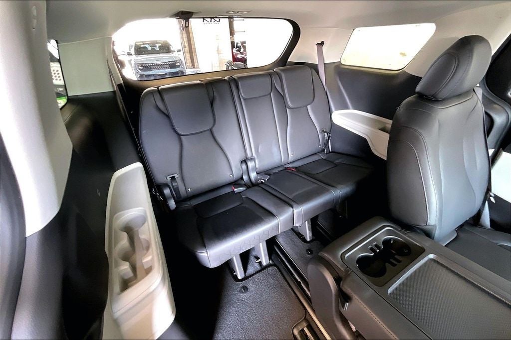 2024 Kia Carnival LX