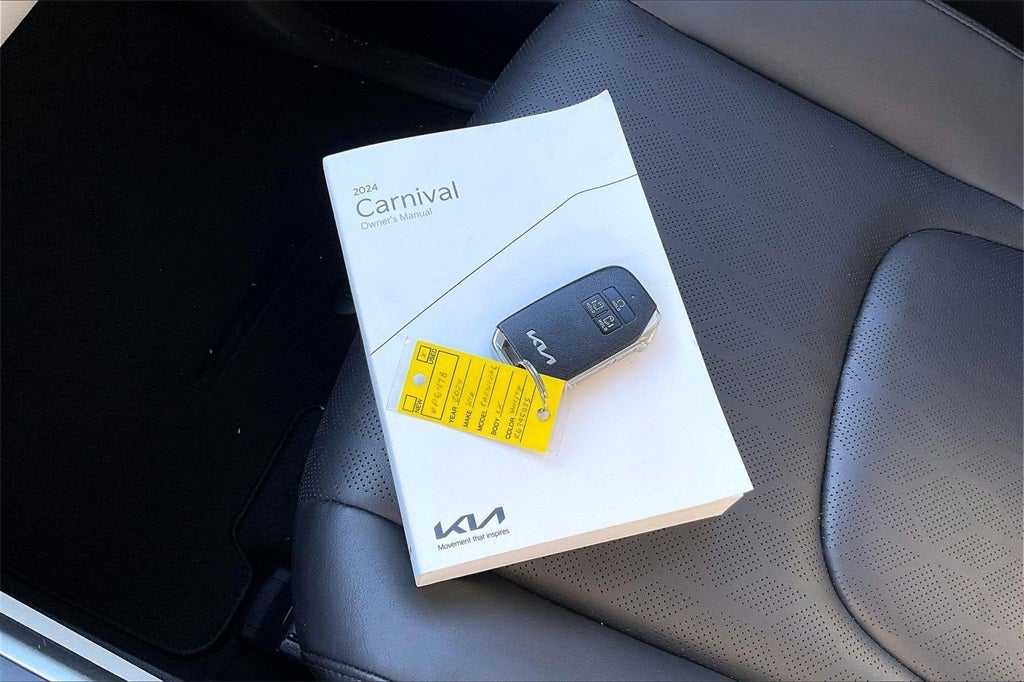 2024 Kia Carnival LX