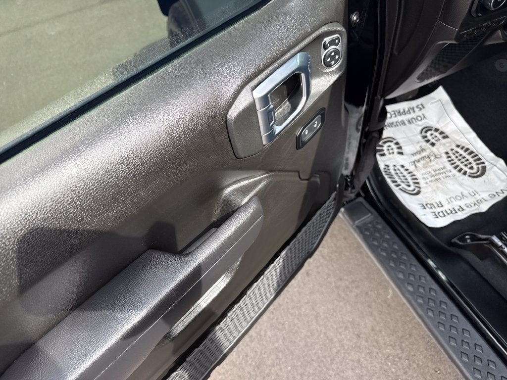 2025 Jeep Wrangler 4-Door Summit 4x4