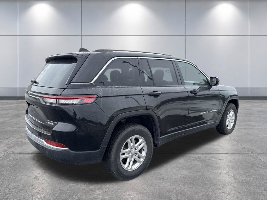 2024 Jeep Grand Cherokee Laredo 4x2