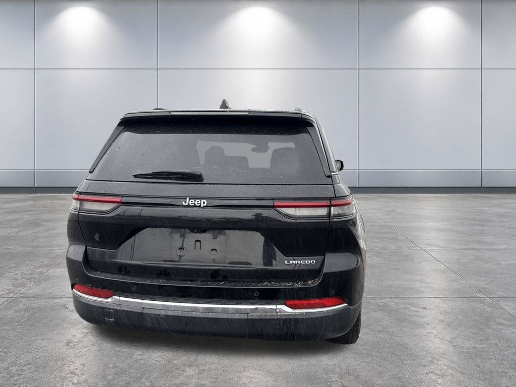 2024 Jeep Grand Cherokee Laredo 4x2
