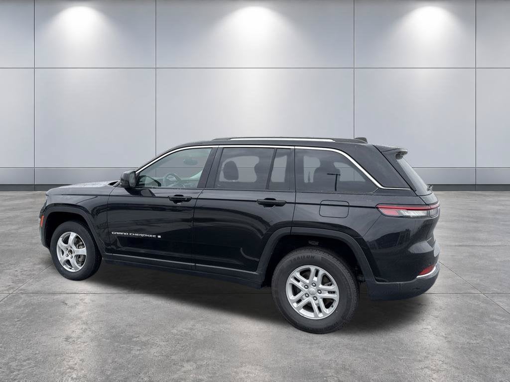 2024 Jeep Grand Cherokee Laredo 4x2