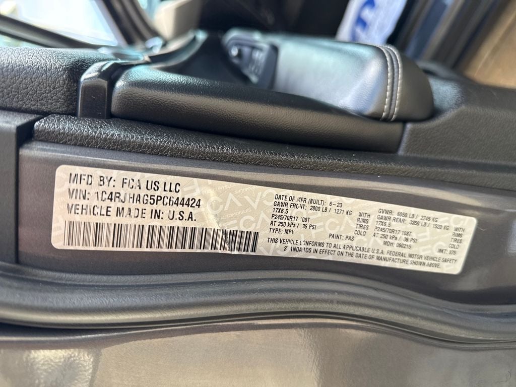 2023 Jeep Grand Cherokee Laredo 4x4