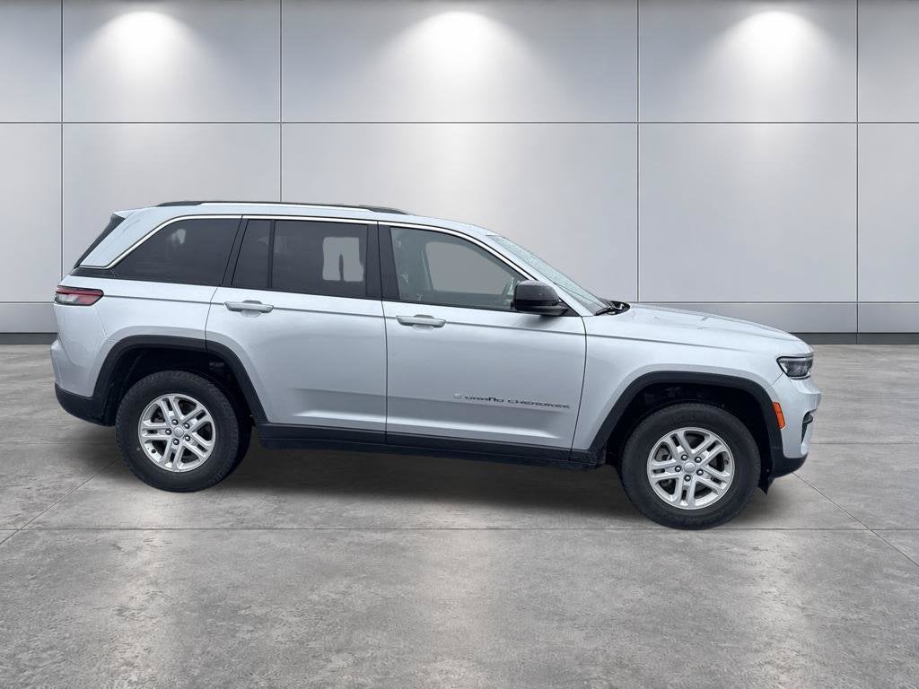 2023 Jeep Grand Cherokee Laredo 4x4