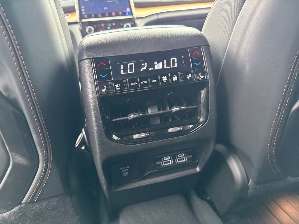 2025 Jeep Grand Cherokee L Summit Reserve 4x4
