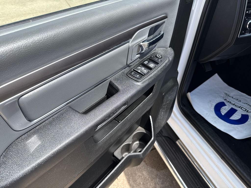 2023 RAM 1500 Classic SLT Crew Cab 4x4 5'7' Box