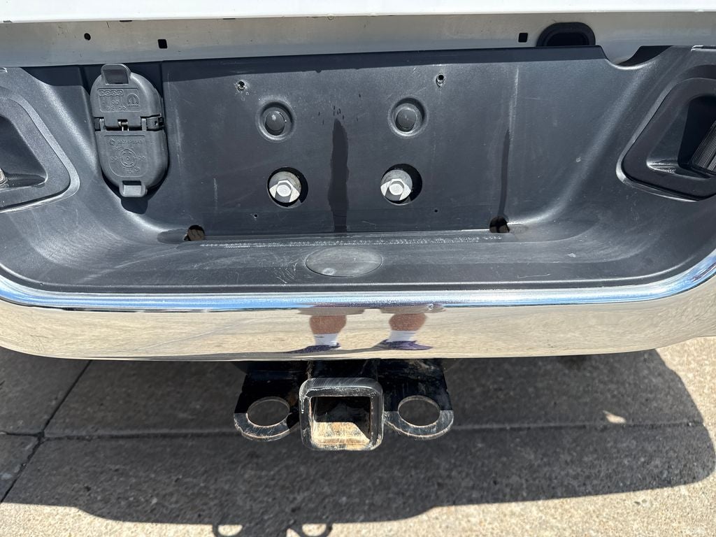 2023 RAM 1500 Classic SLT Crew Cab 4x4 5'7' Box