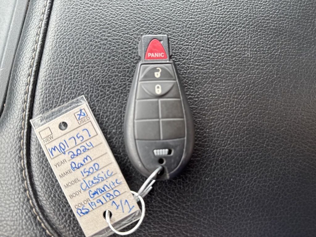 2024 RAM 1500 Classic Warlock Crew Cab 4x4 5'7' Box