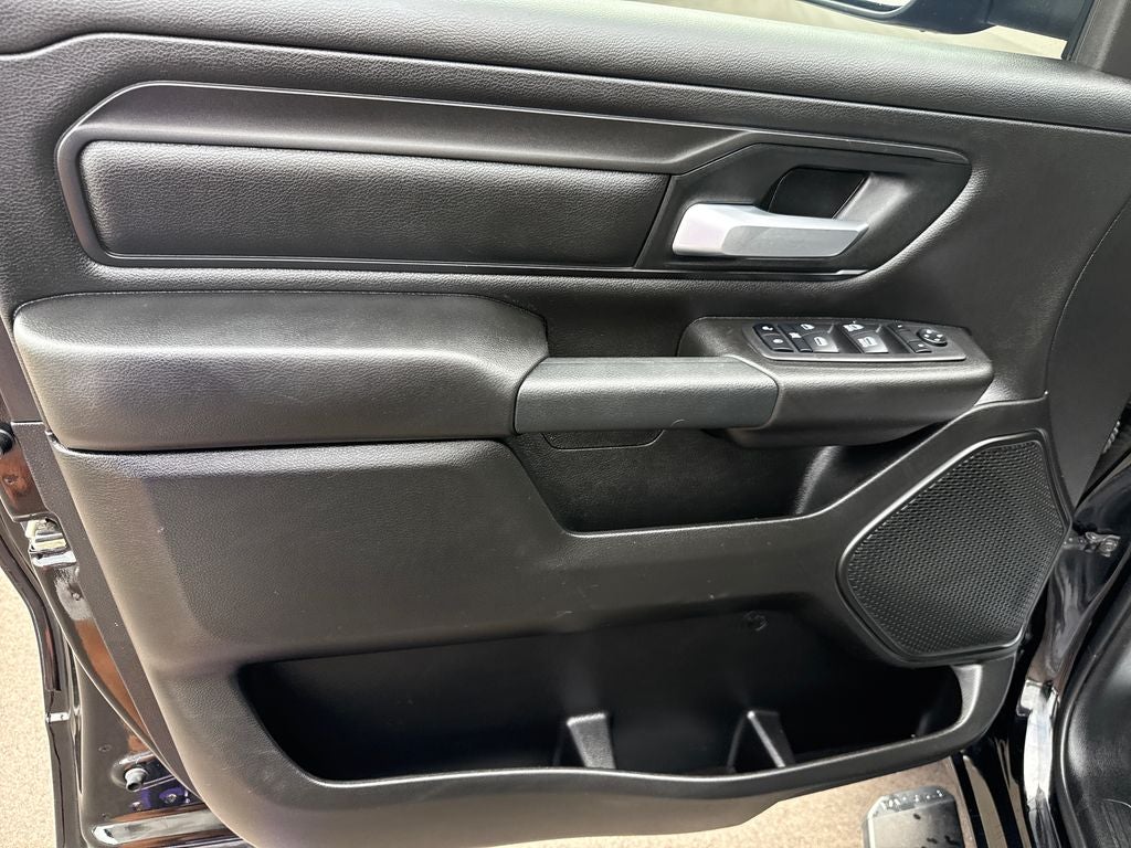2024 RAM 1500 Tradesman Crew Cab 4x4 5'7' Box