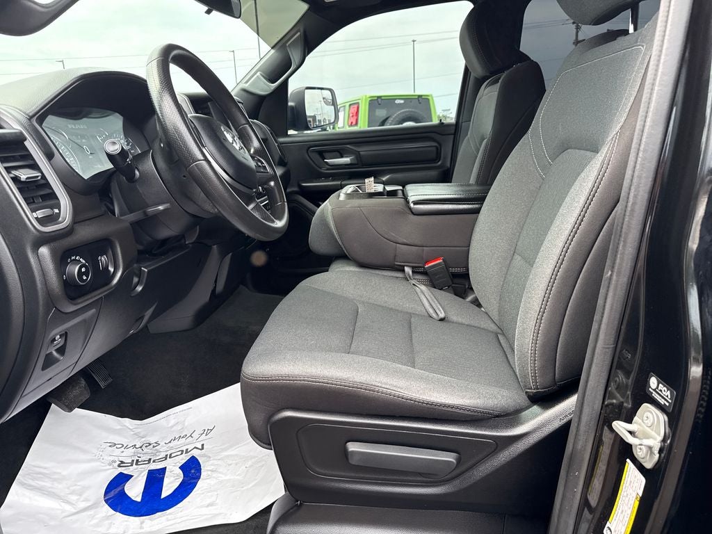 2024 RAM 1500 Tradesman Crew Cab 4x4 5'7' Box