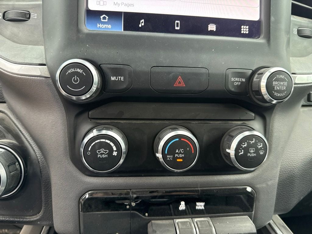 2022 RAM 1500 Big Horn Crew Cab 4x4 5'7' Box