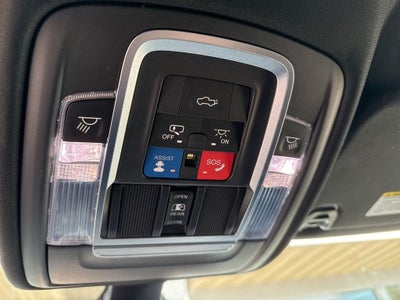 2020 RAM 1500 Laramie Crew Cab 4x4 5'7' Box