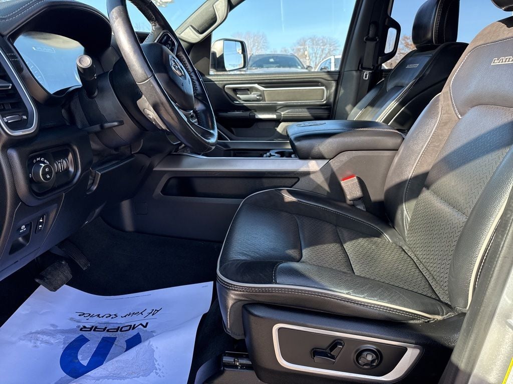 2020 RAM 1500 Laramie Crew Cab 4x4 5'7' Box