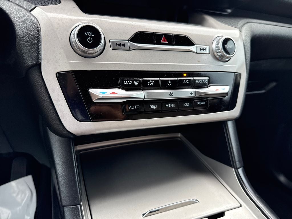 2023 Ford Explorer Base