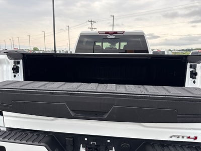 2025 GMC Sierra 2500HD 4WD Crew Cab Standard Bed AT4